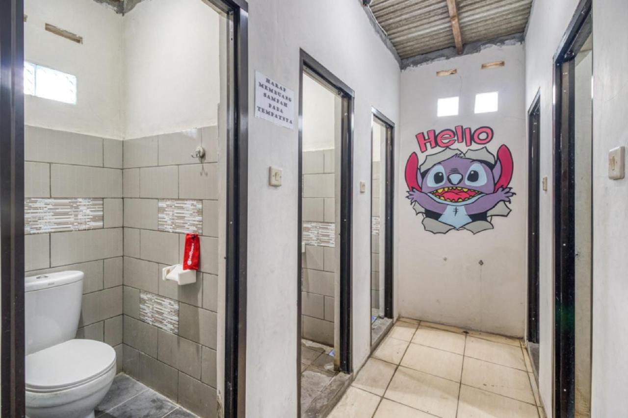 红多兹青年旅馆-近日惹曼陀罗克里达体育场酒店 外观 照片